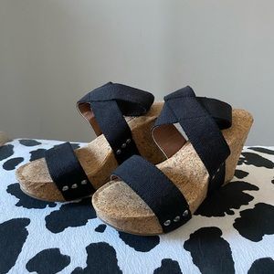 Black wedges